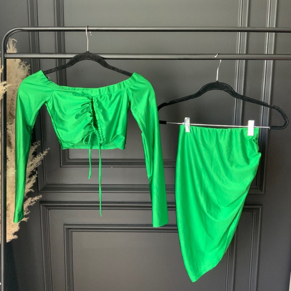 Green Skirt Set